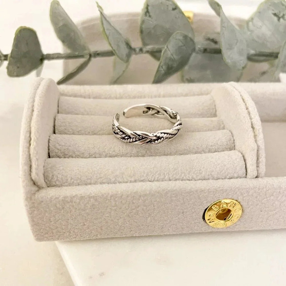 925 Sterling Silver Dainty Ring Twist Ring Minimalist Ring Band Resizable Ring - Picture 7 of 10